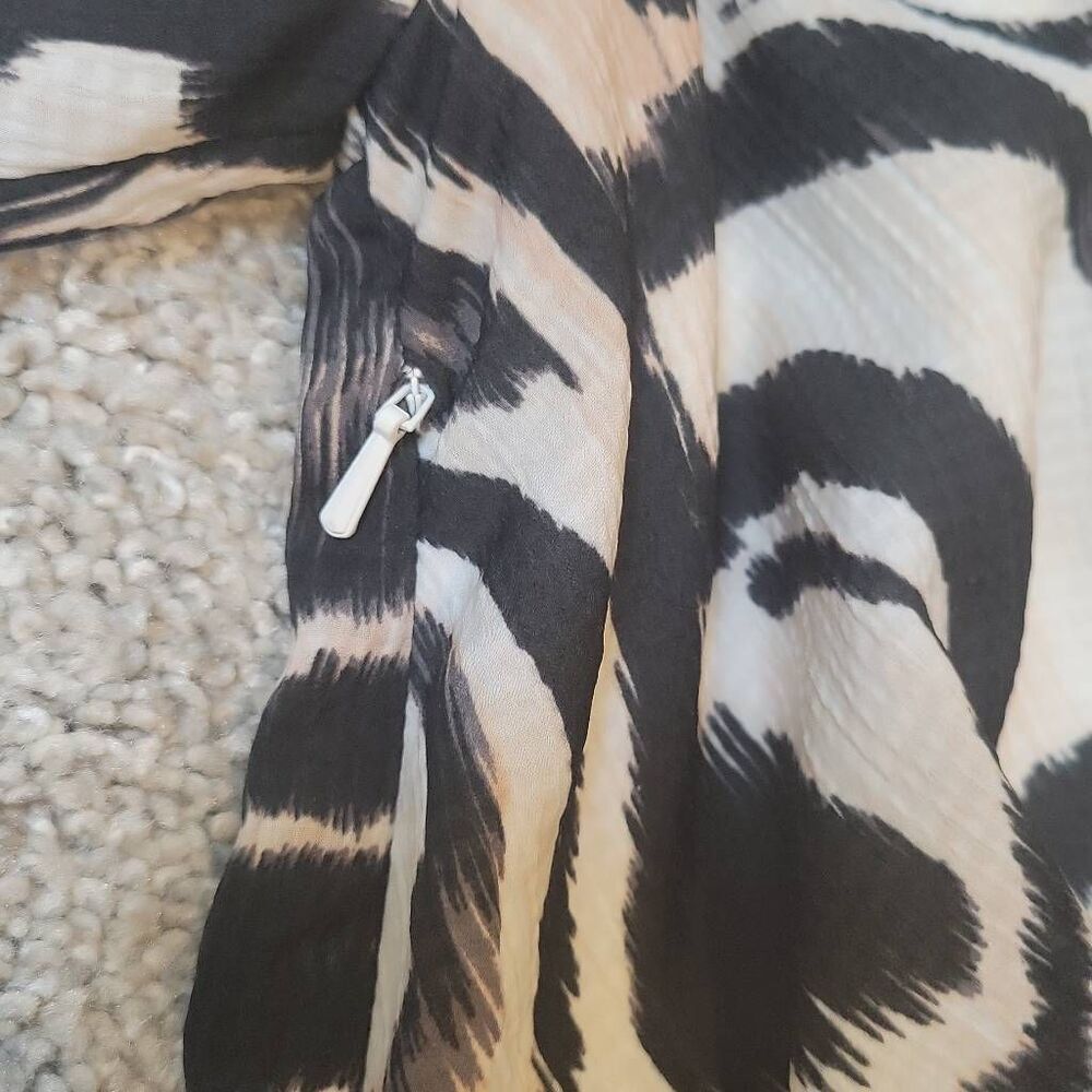 Anthropologie Women's Animal Print Mini Wrap Dress Size 0 - Picture 8 of 12